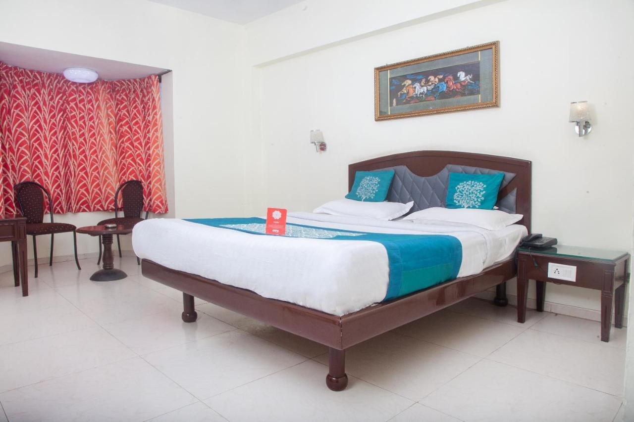 Oyo 12357 Hotel Nilgiris Inn Ooty Exterior foto